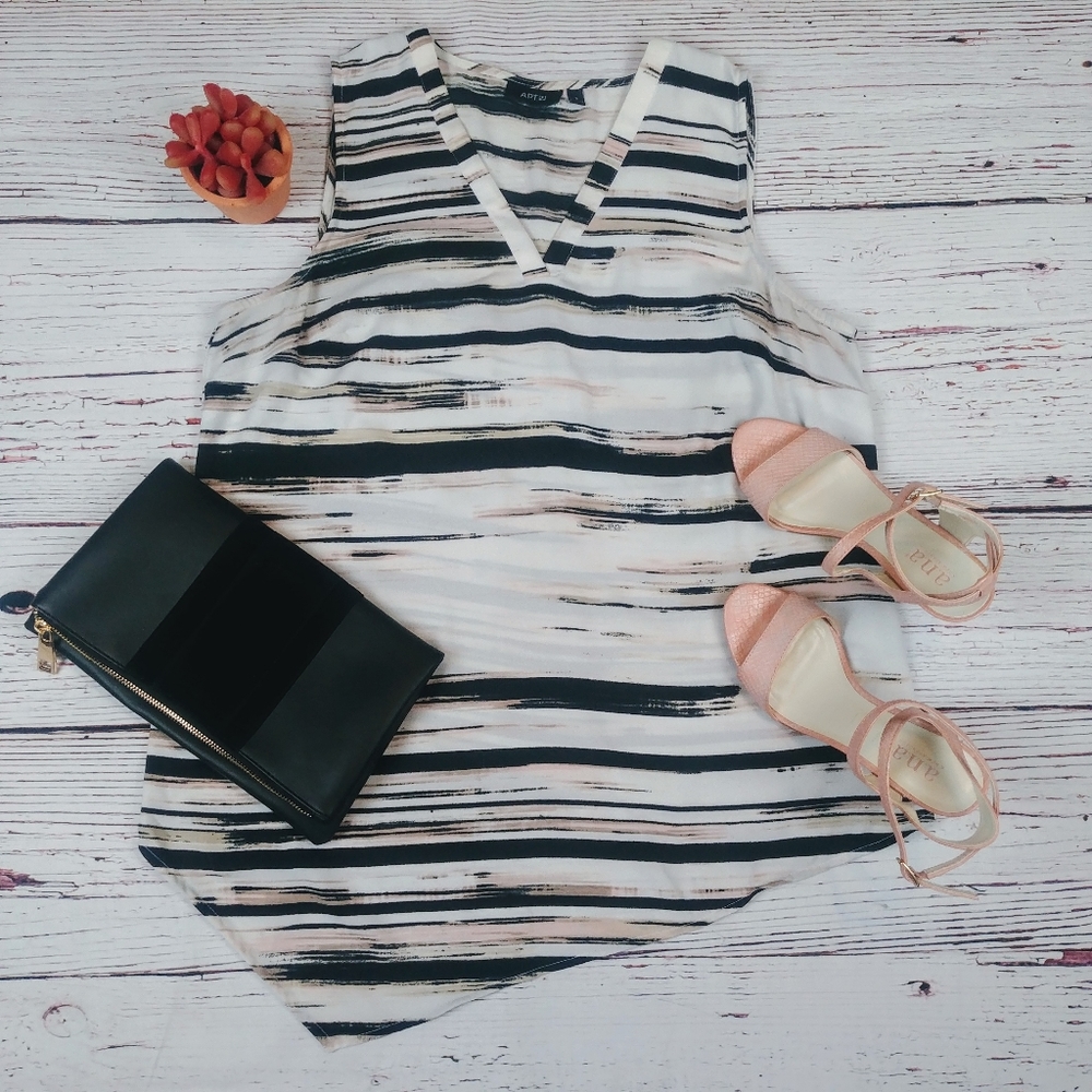 Silky Neutral Asymetrical Apt. 9 Tank